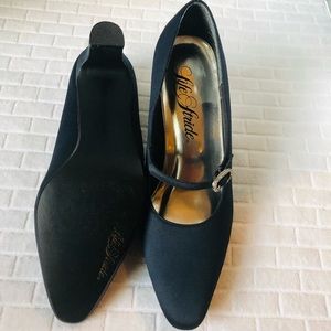 Lifestride navy blue pump